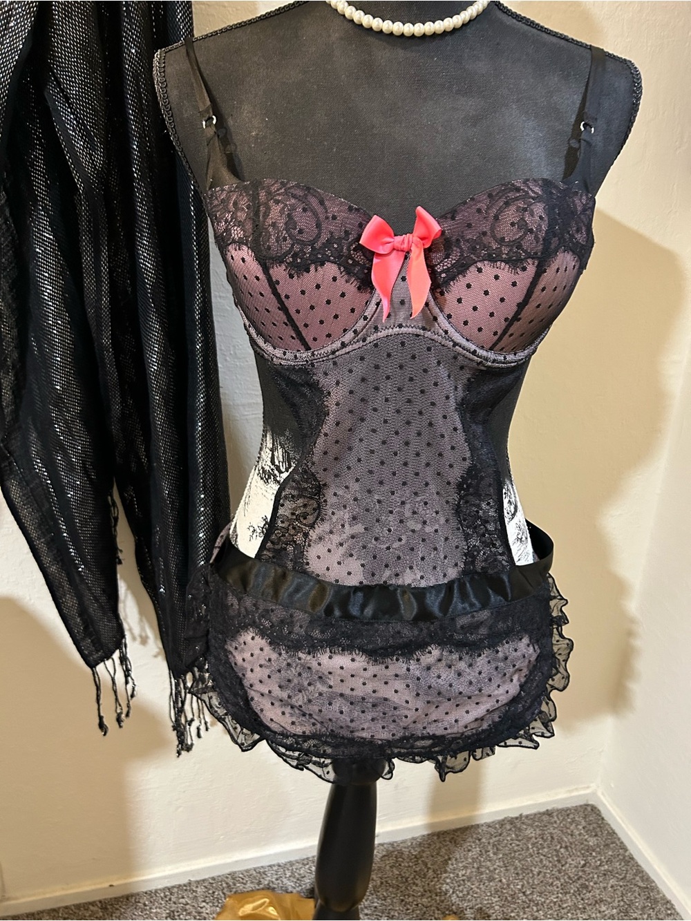 💜3 for $25💜Victoria's Secret Black Lace & Pink Chemise with Coral Bow